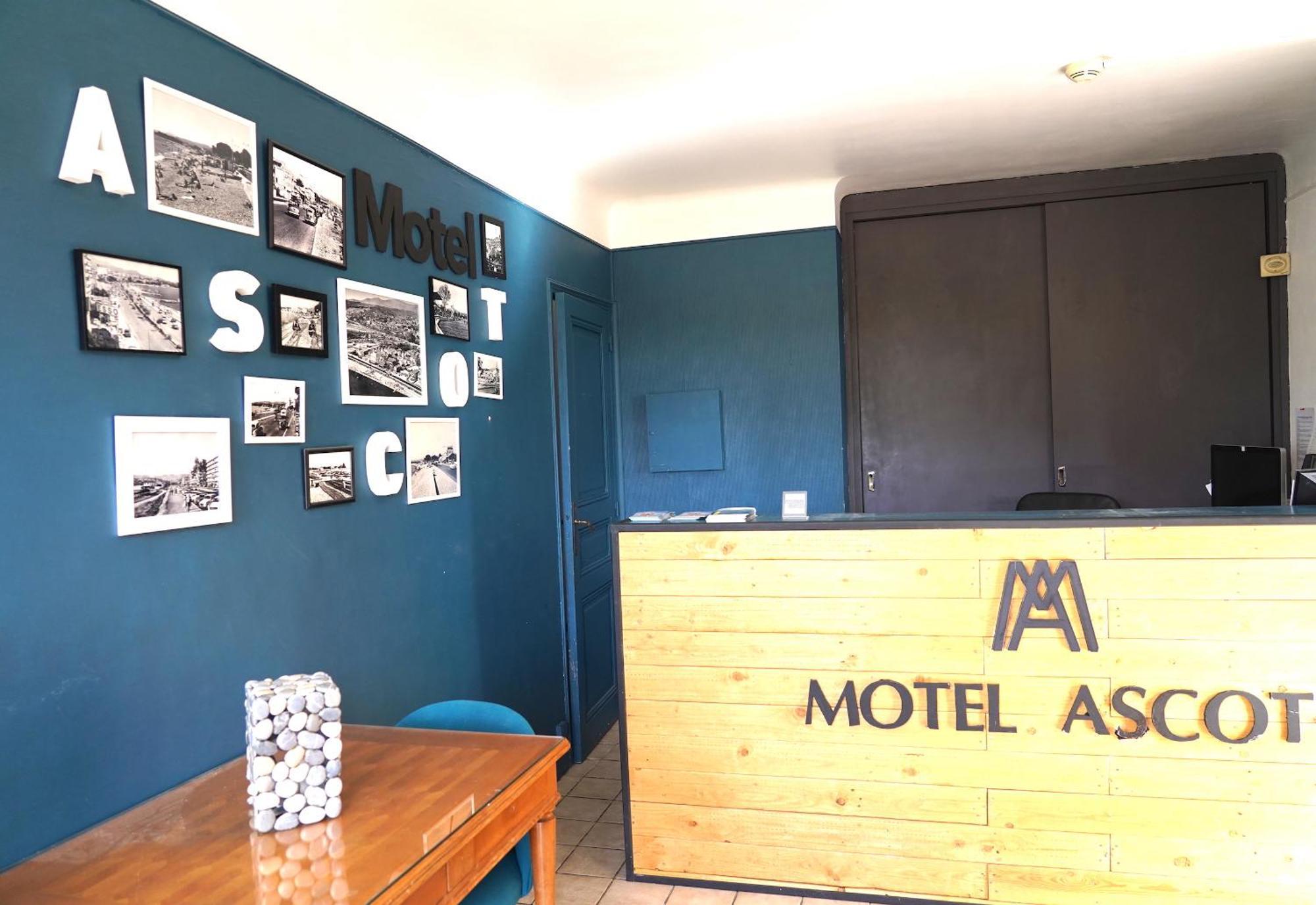 Aparthotel Ascot - & *